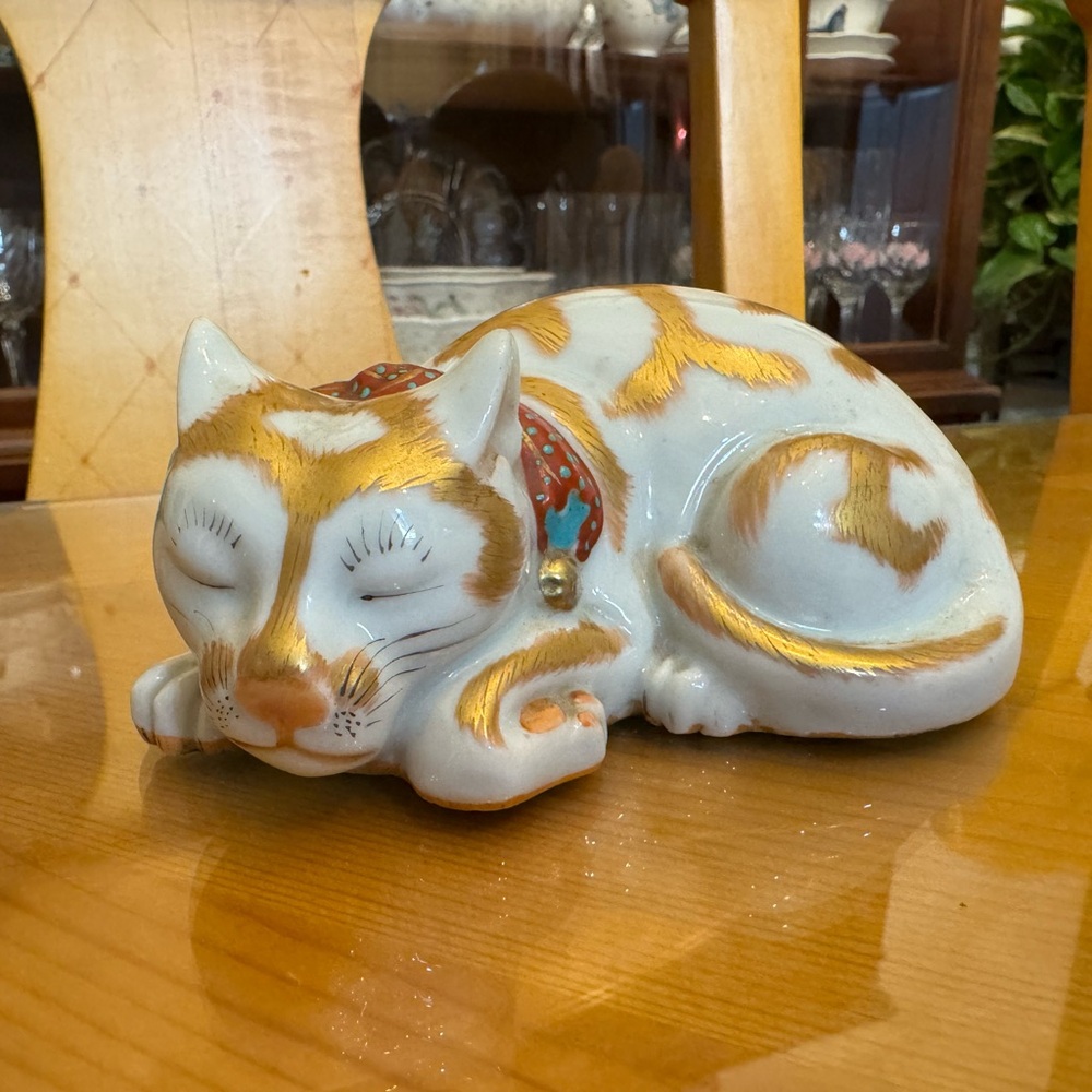 Vintage Kutani Porcelain Sleeping Cat Figurine 1950s Japan